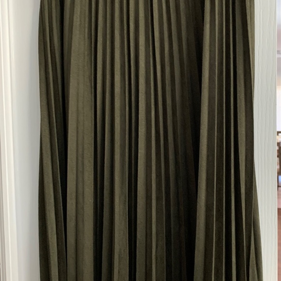 Tahari Faux Suede Pleated Midi Skirt - Picture 2 of 3